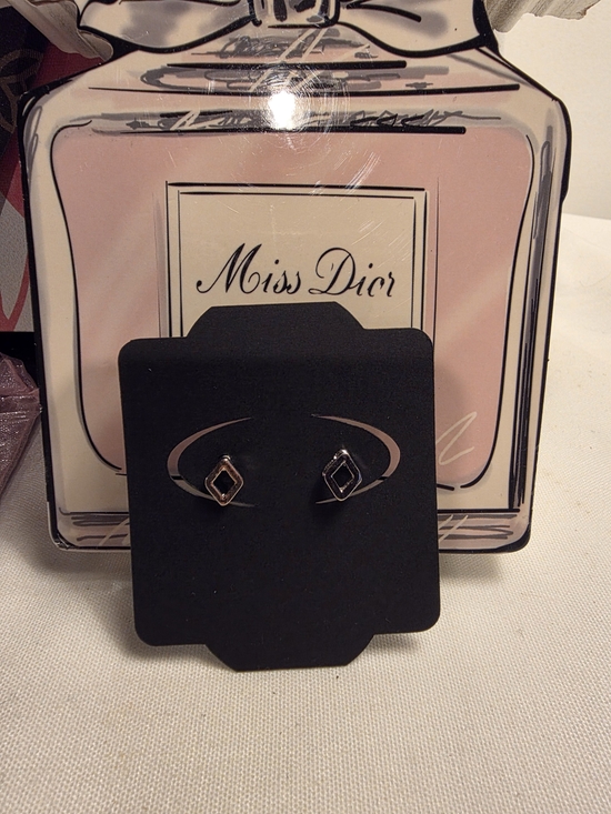 Jewelry - Silver Diamond Shaped Stud Earrings